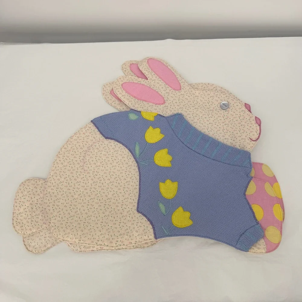 Bunny Rabbit Placemats Floral Tulip Easter Decor Set of 2‎ Sweater Button Eye